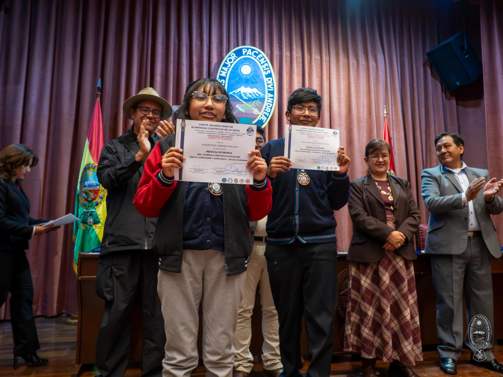 Entre aplausos y orgullo familiar, la UMSA premia a los ganadores de la Olimpiada Científica Escolar